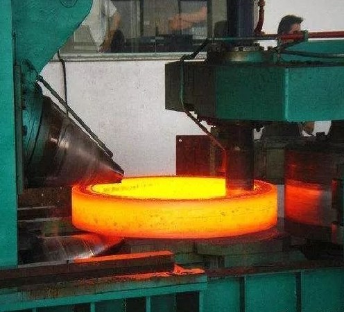 钛環鍛造機